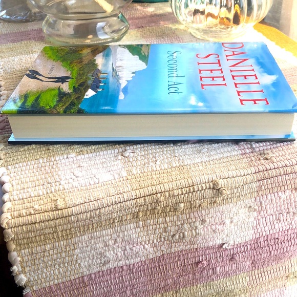 Second Act - Hardcover - Danielle Steel - Picture 3 of 3